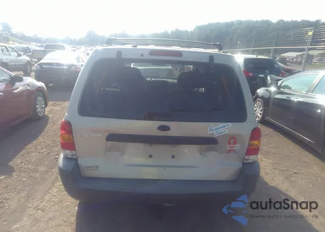 2004 Ford Escape Xls из США, поврежденный, VIN 1FMYU02114DA19860